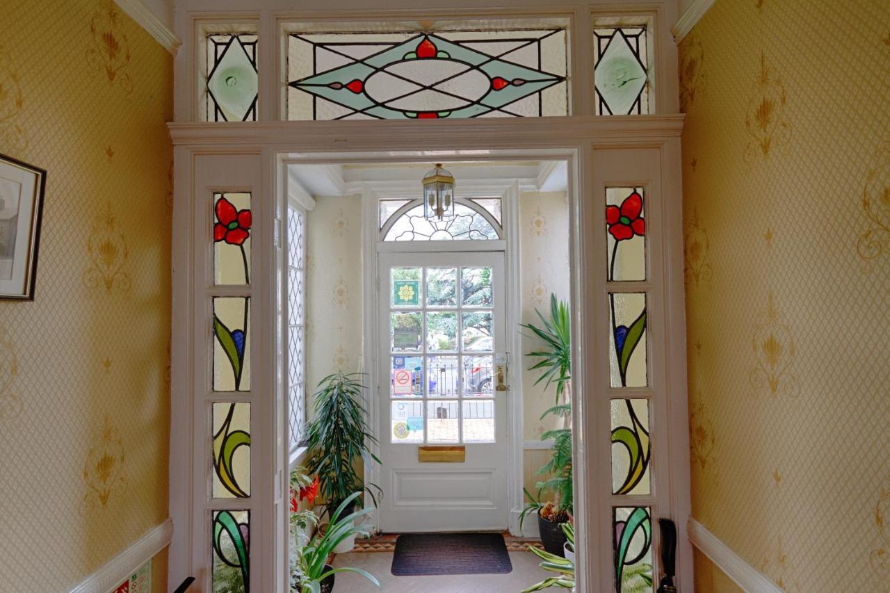 Holcombe House Guest House Llandudno Eksteriør billede