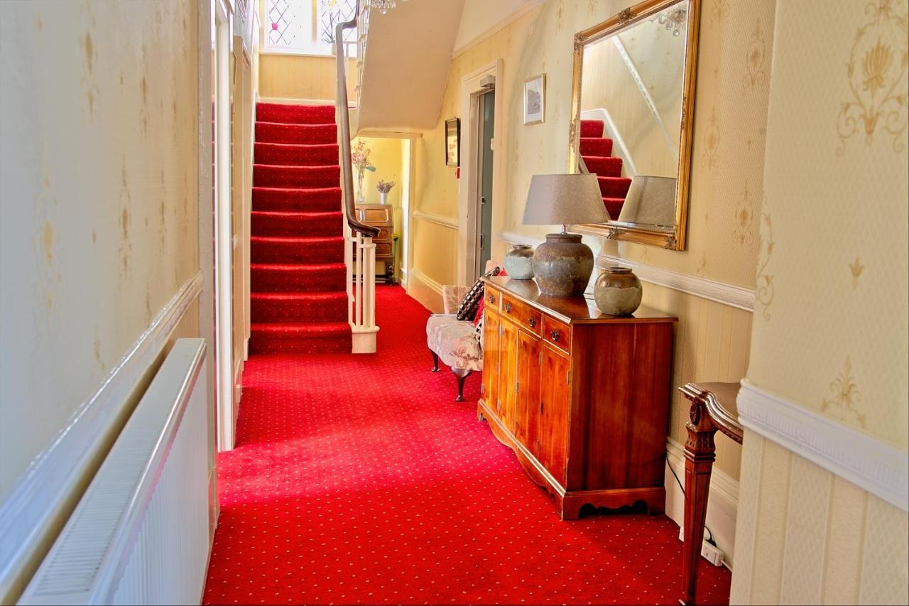 Holcombe House Guest House Llandudno Eksteriør billede